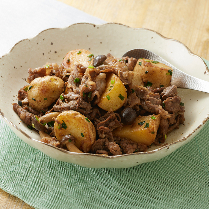 新じゃがと牛肉のバターにんにく炒め